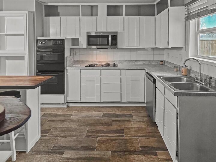 Property Photo:  701 Idlewilde Drive  TX 75067 