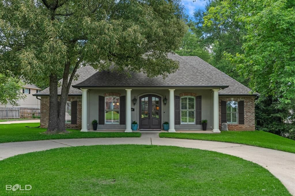 Property Photo:  423 Dogwood South Lane  LA 71037 