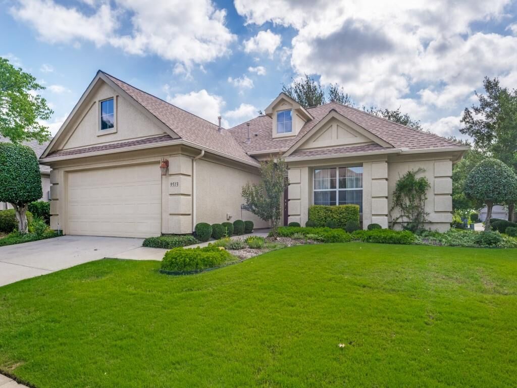 Property Photo: 9513 Trailwood Drive TX 76207