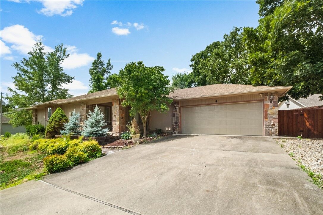 Property Photo:  4 Huskins Circle  AR 72715 