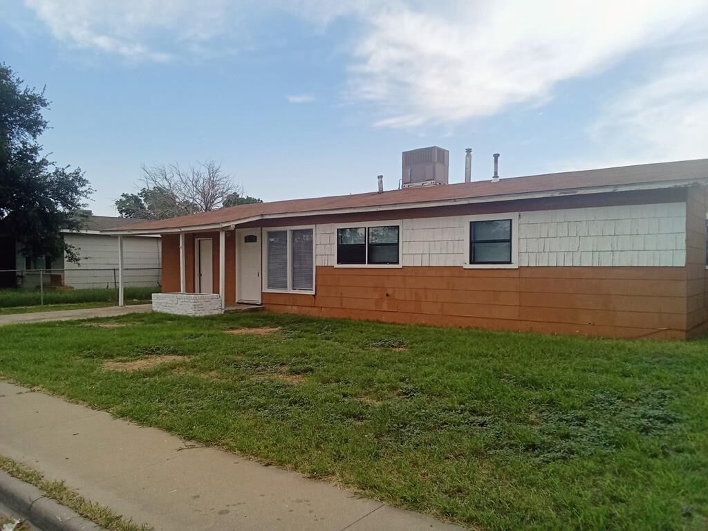 Property Photo:  604 Blackstone  TX 79763 
