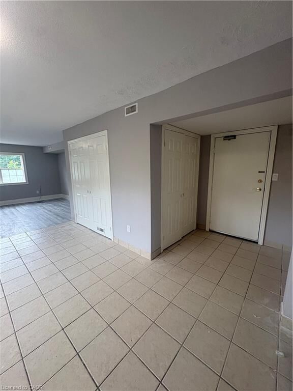 Property Photo:  81 Dundas Street 1  ON L9H 7T5 