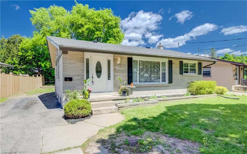 Property Photo:  152 Clark Avenue  ON N2C 1Y5 