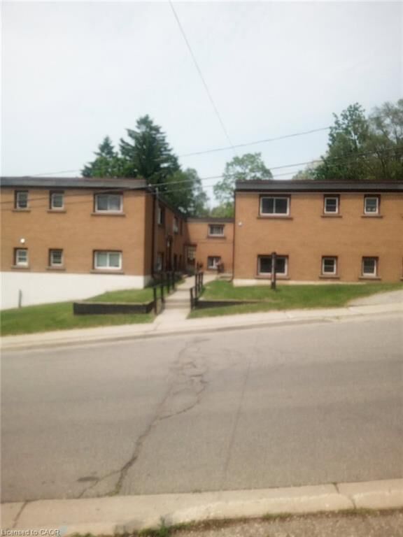 Property Photo:  12 Broad Street 25  ON N3R 4E3 