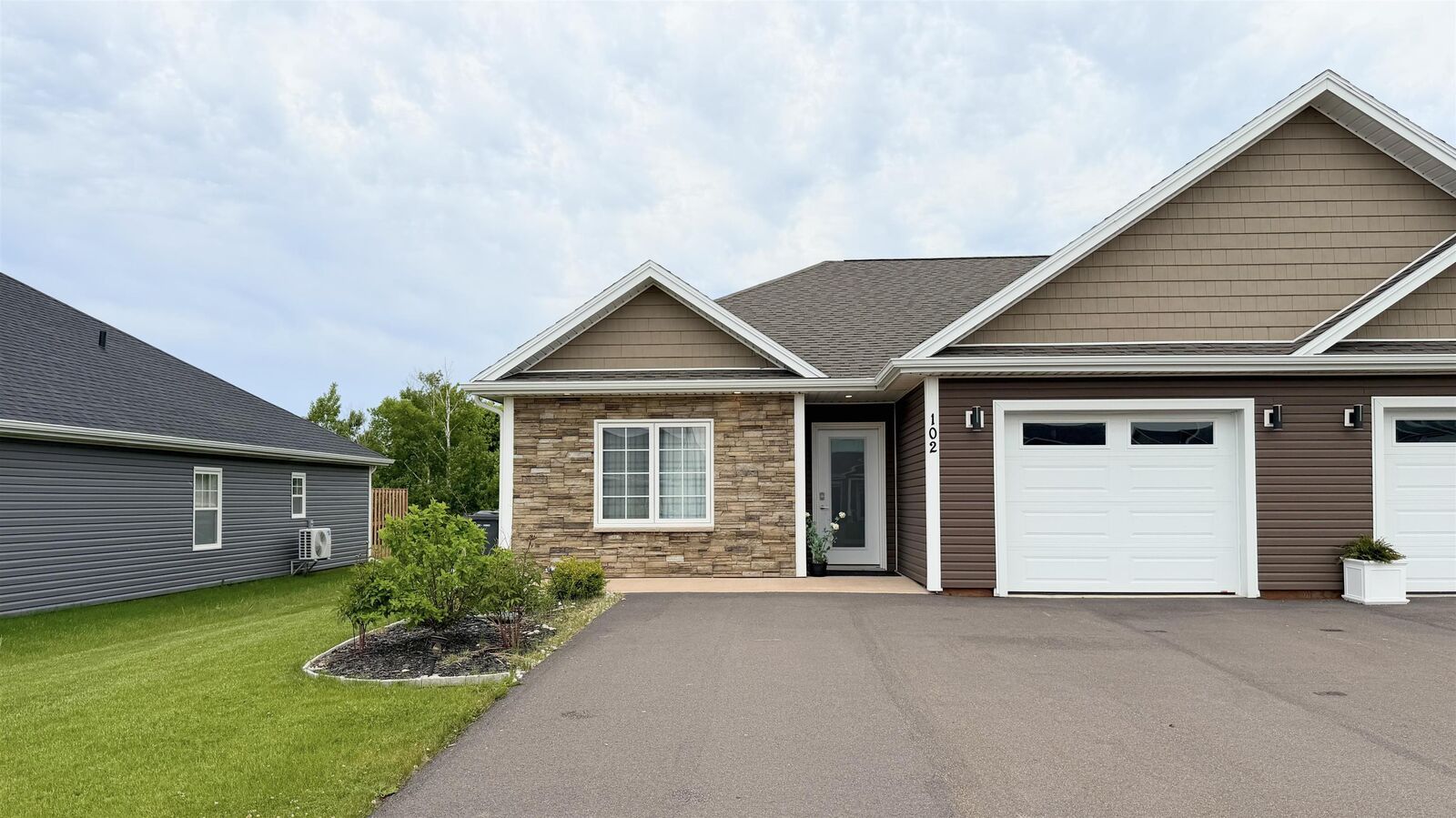 Property Photo:  102 Putters Street  PE C1N 0V1 