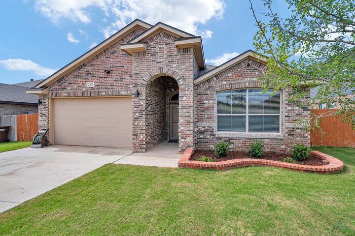Property Photo: 2303 Scenic Rd TX 79705