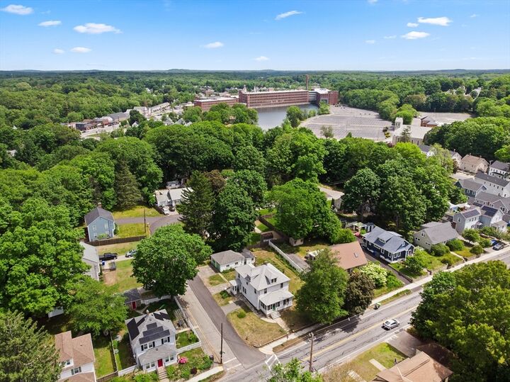 Property Photo:  104 Great Rd  MA 01754 