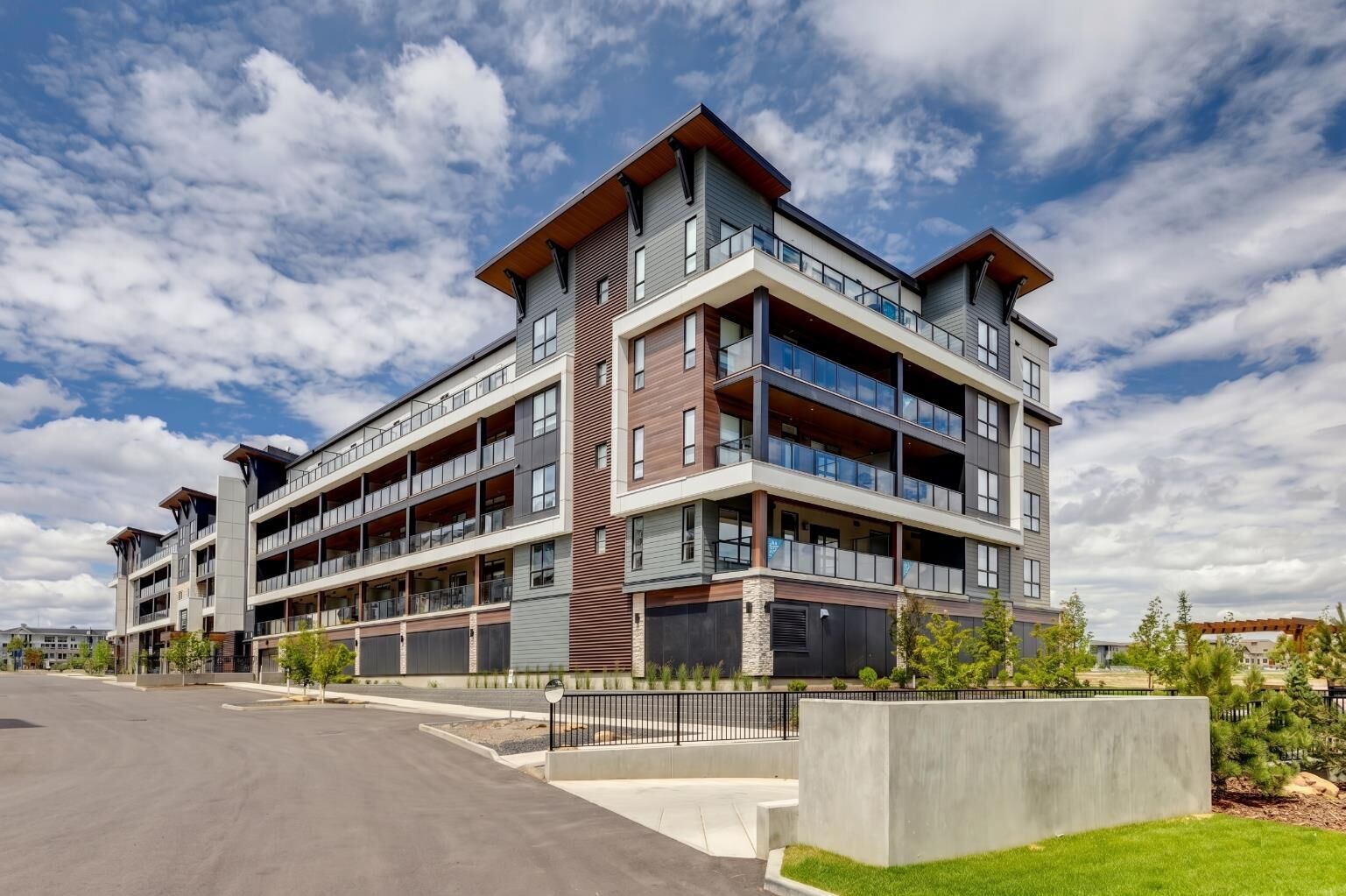 Property Photo:  1802 Mahogany Boulevard SE 7121  AB T3M 4A5 
