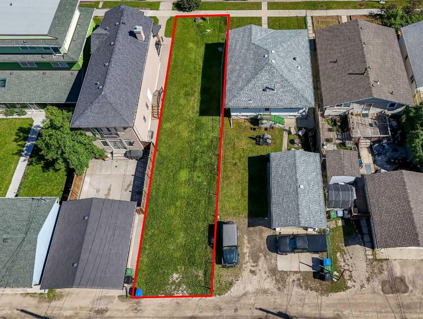 Property Photo: 217 20 Avenue NW AB T2M 1C3