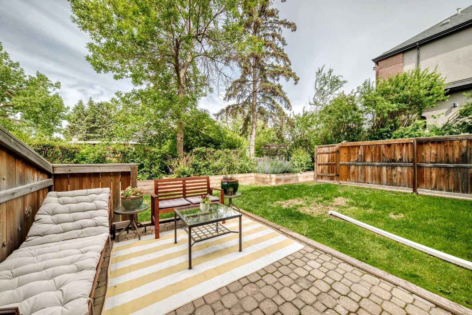 Property Photo: 2218 30 Street SW 101 AB T2E 2L8