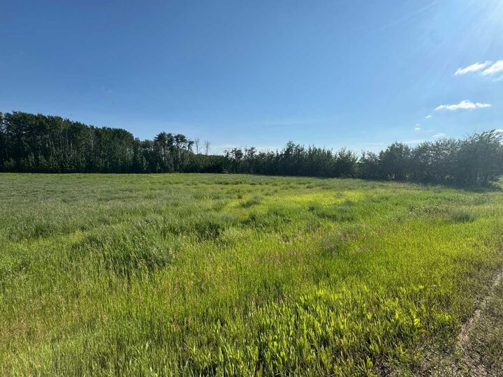 Property Photo: NW-36-70-7-W6 Part Of NW Lot 5 AB T8W 5C7
