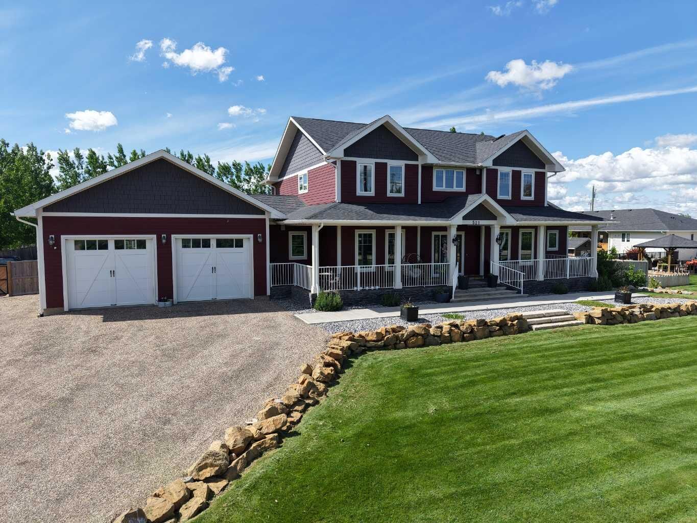 Property Photo: 521 12th Avenue W AB T0K 0B0