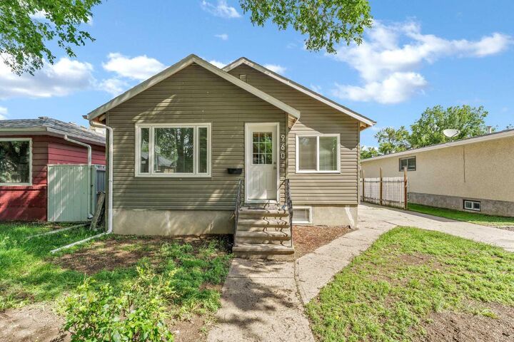 960 5 Street SE — photo 1