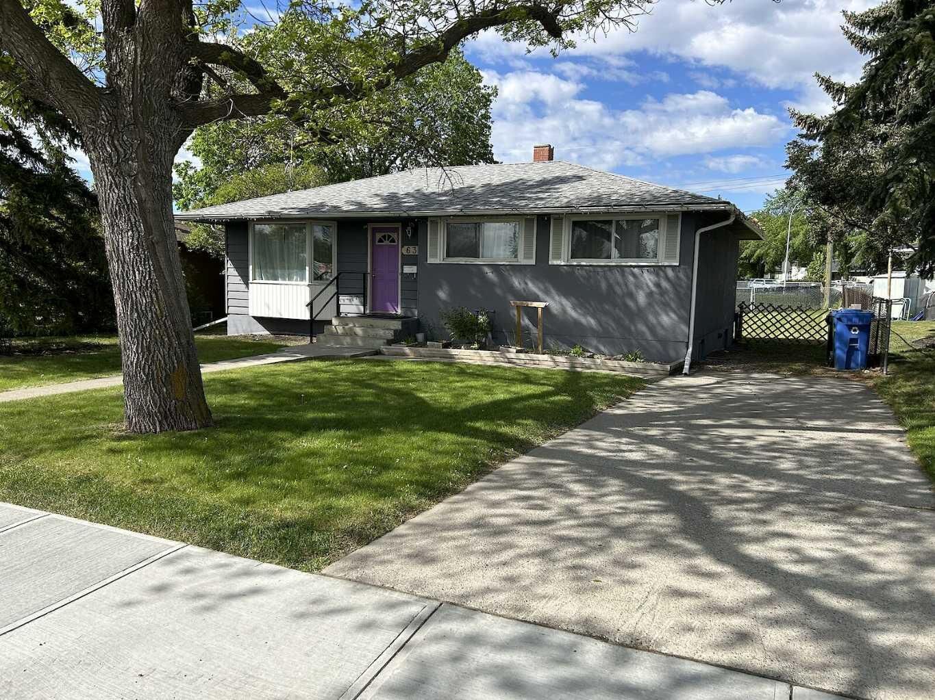 Property Photo: 639 Thornhill Drive NW AB T2K 2R9