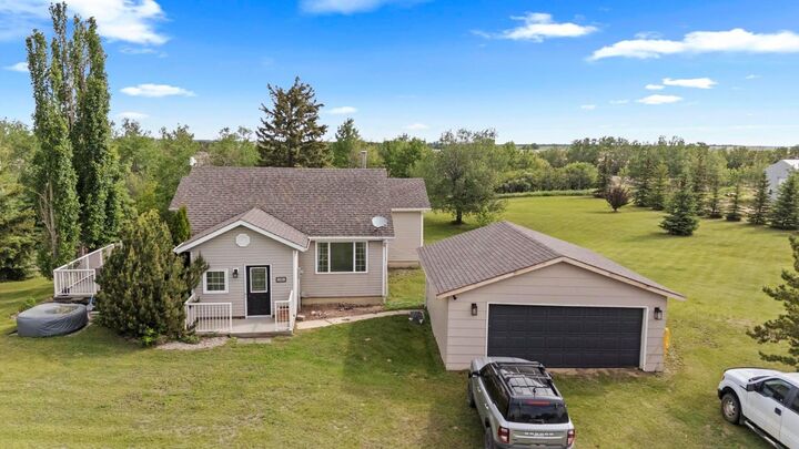 Property Photo: 10 Railway Avenue N AB T0B 3Y0