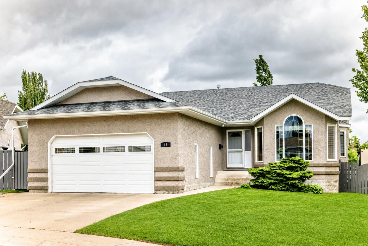 Property Photo: 15 East Close AB T4R 2K2