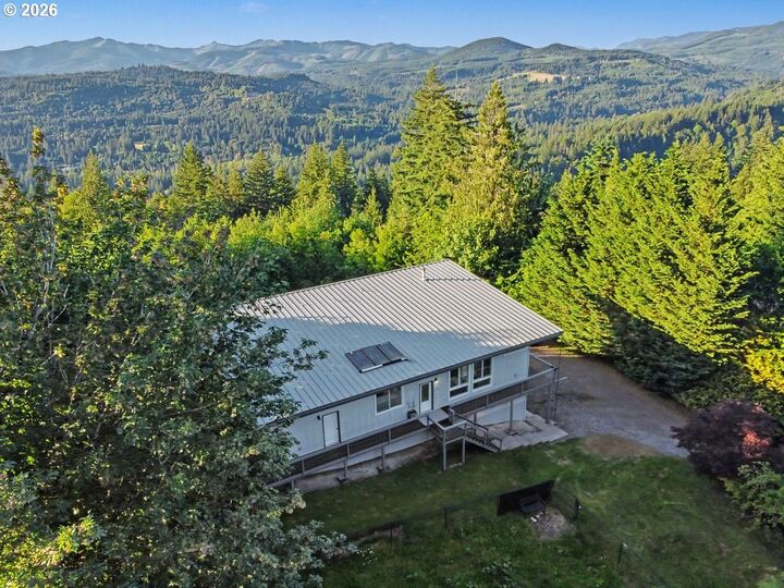 Property Photo:  301 Ward Rd  WA 98671 
