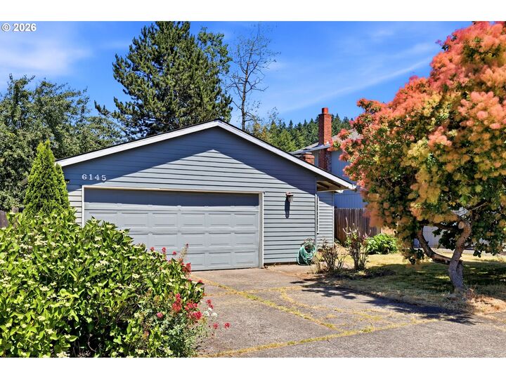 Property Photo: 6145 SE Grant St OR 97215