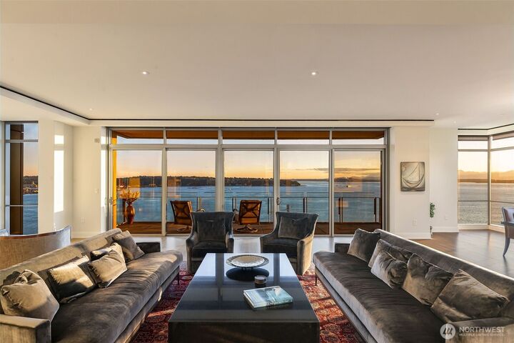 Property Photo:  99  Union Street 1801  WA 98101 