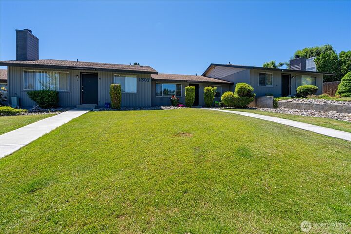 Property Photo: 340 Pear Lane 1-8 WA 98801