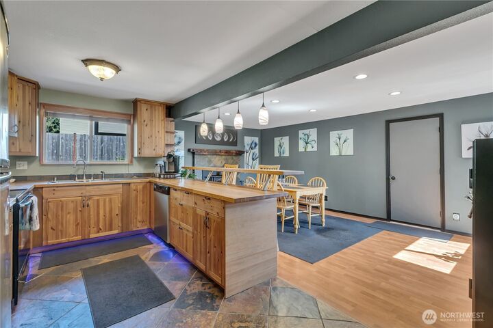 Property Photo: 2011 S 292nd Street WA 98003