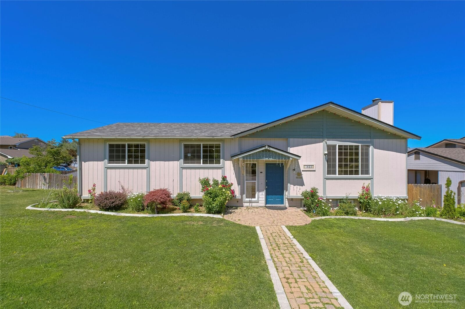 Property Photo: 1422 Millerdale Avenue WA 98801