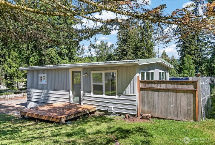 Property Photo: 101 Gatewood Drive WA 98626
