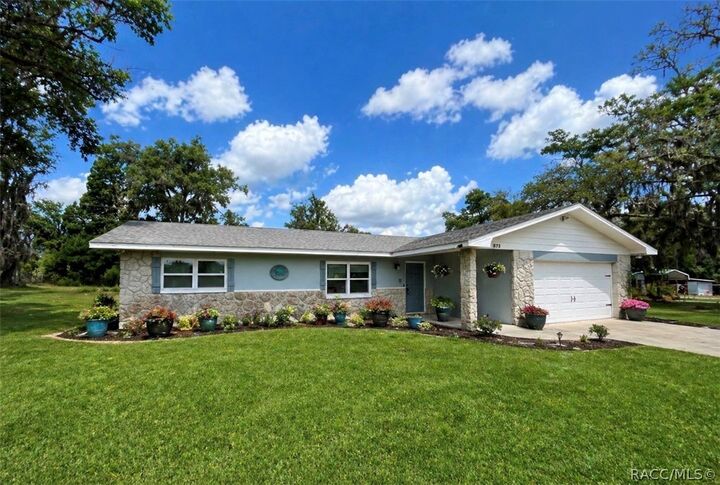 Property Photo:  6833 W Rich Street  FL 34428 