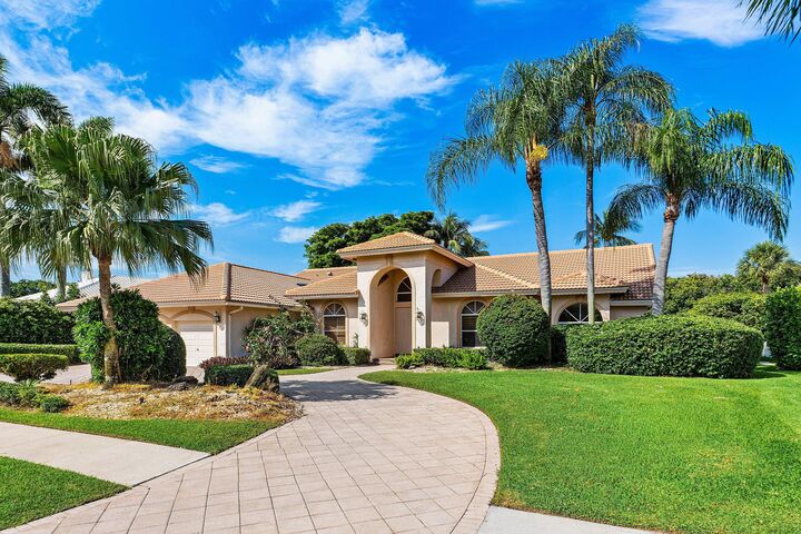 Property Photo: 17571 Bocaire Way FL 33487