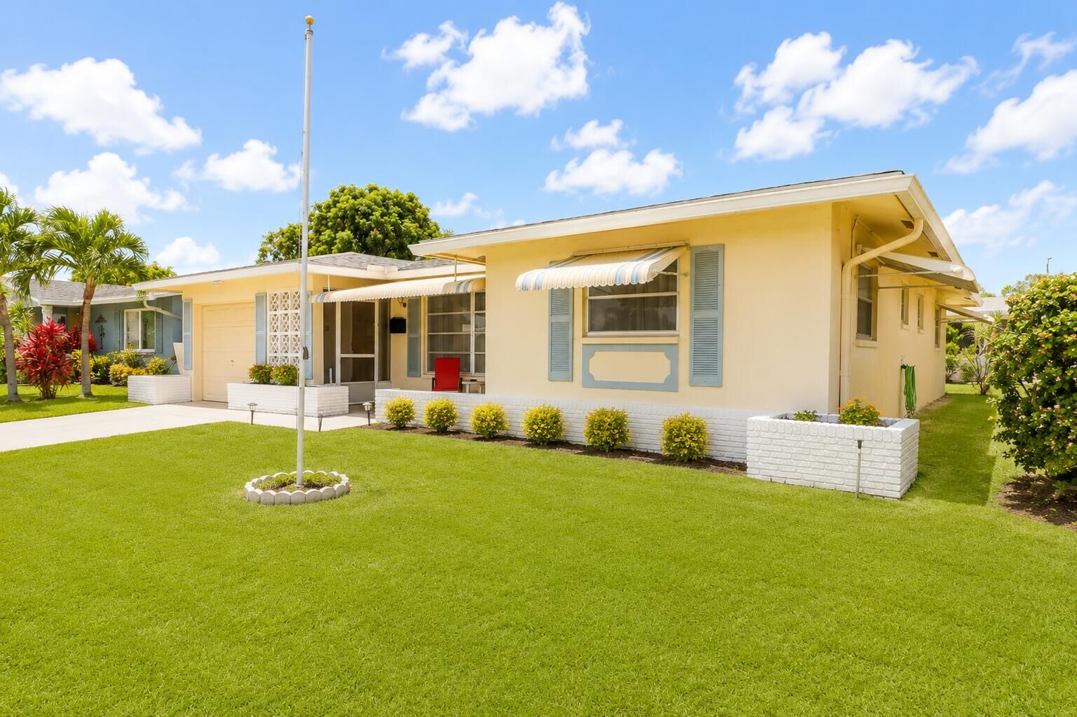 Property Photo: 4911 NW 55th Street FL 33319