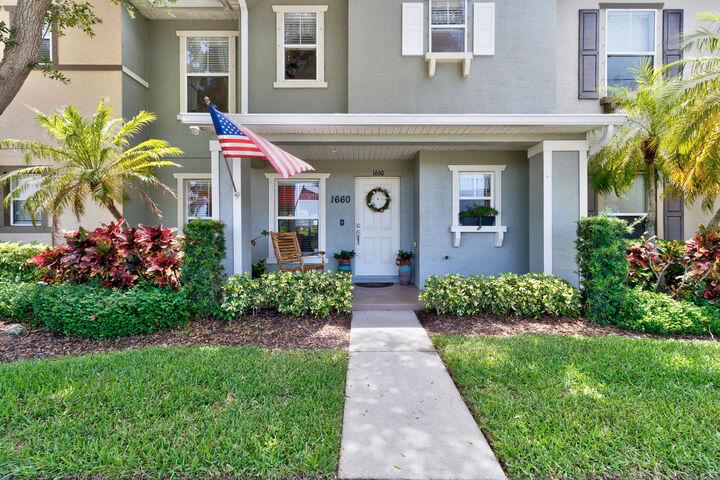 Property Photo:  1660 Pointe W Way  FL 32966 