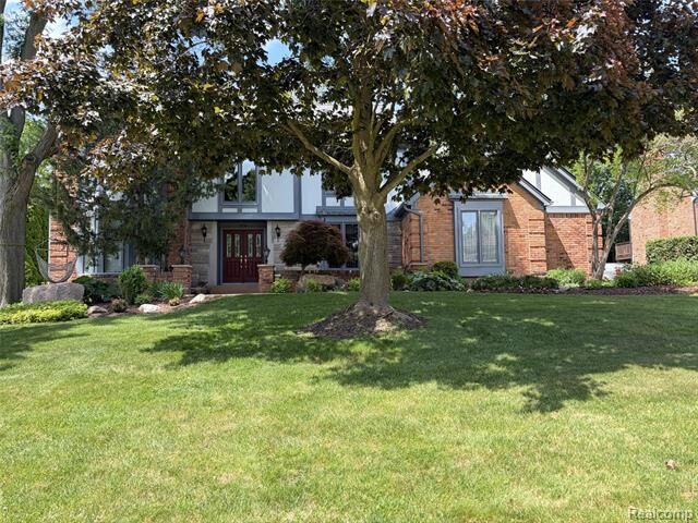 Property Photo: 2534 Topsham Drive MI 48306