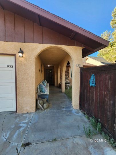 Property Photo: 932 W Langley Ave CA 93555