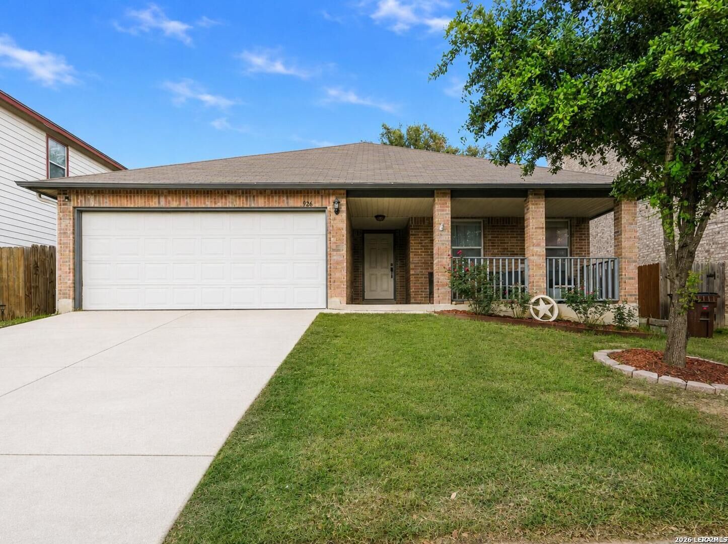 Property Photo: 926 Saxonhill Dr TX 78253