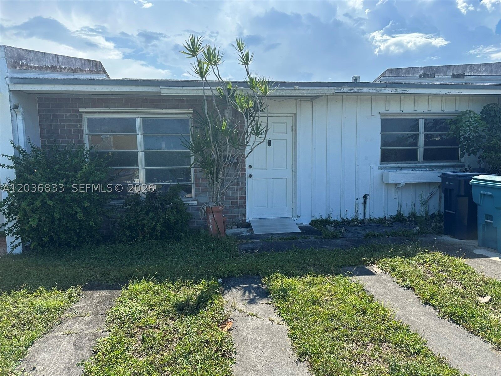 Property Photo: 2058 SW 102nd Ct FL 33165