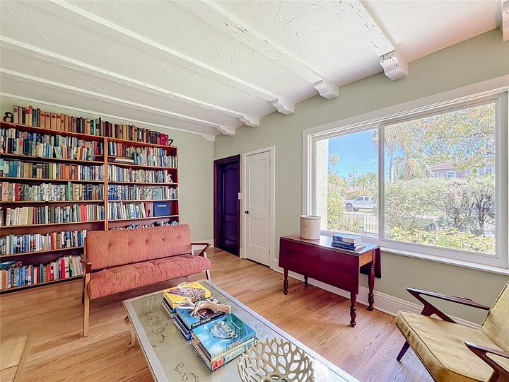 Property Photo:  1029 Harrison St  FL 33019 