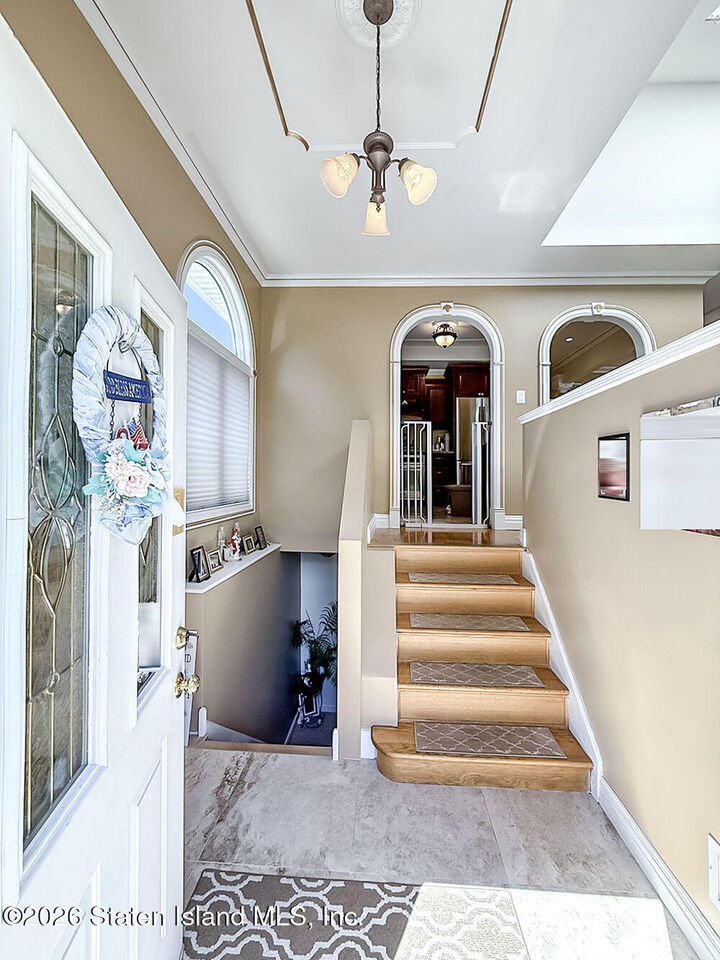Property Photo: 428 Lenevar Avenue NY 10309