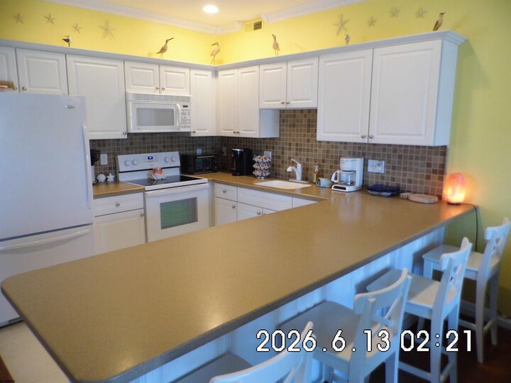 Property Photo: 301 E Bennett Ave 301A NJ 08260-0000