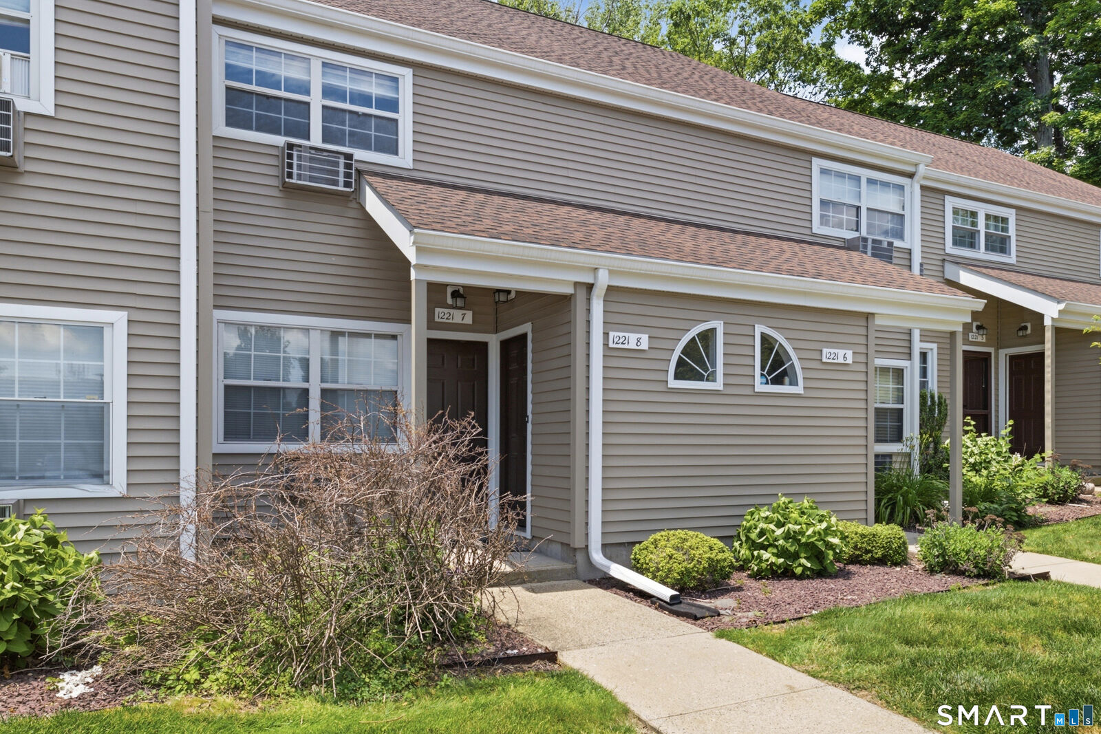 Property Photo: 1221 Washington Street 8 CT 06457