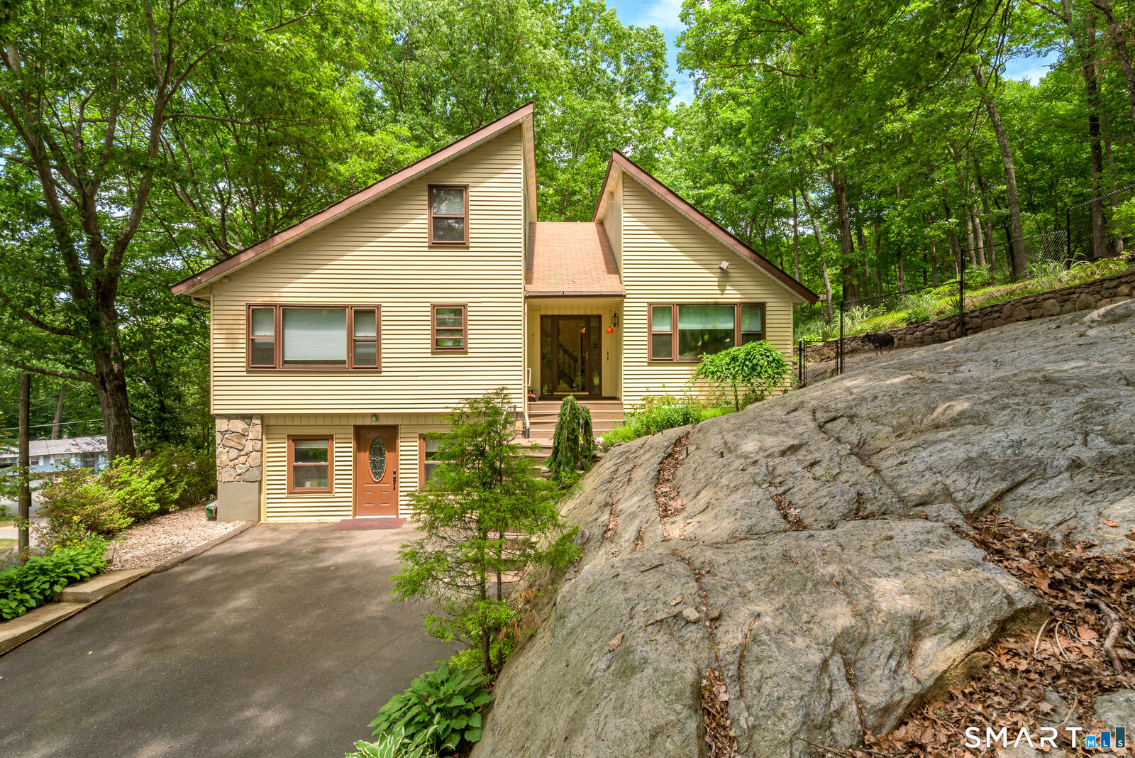 Property Photo:  208 Rainbow Trail  CT 06066 