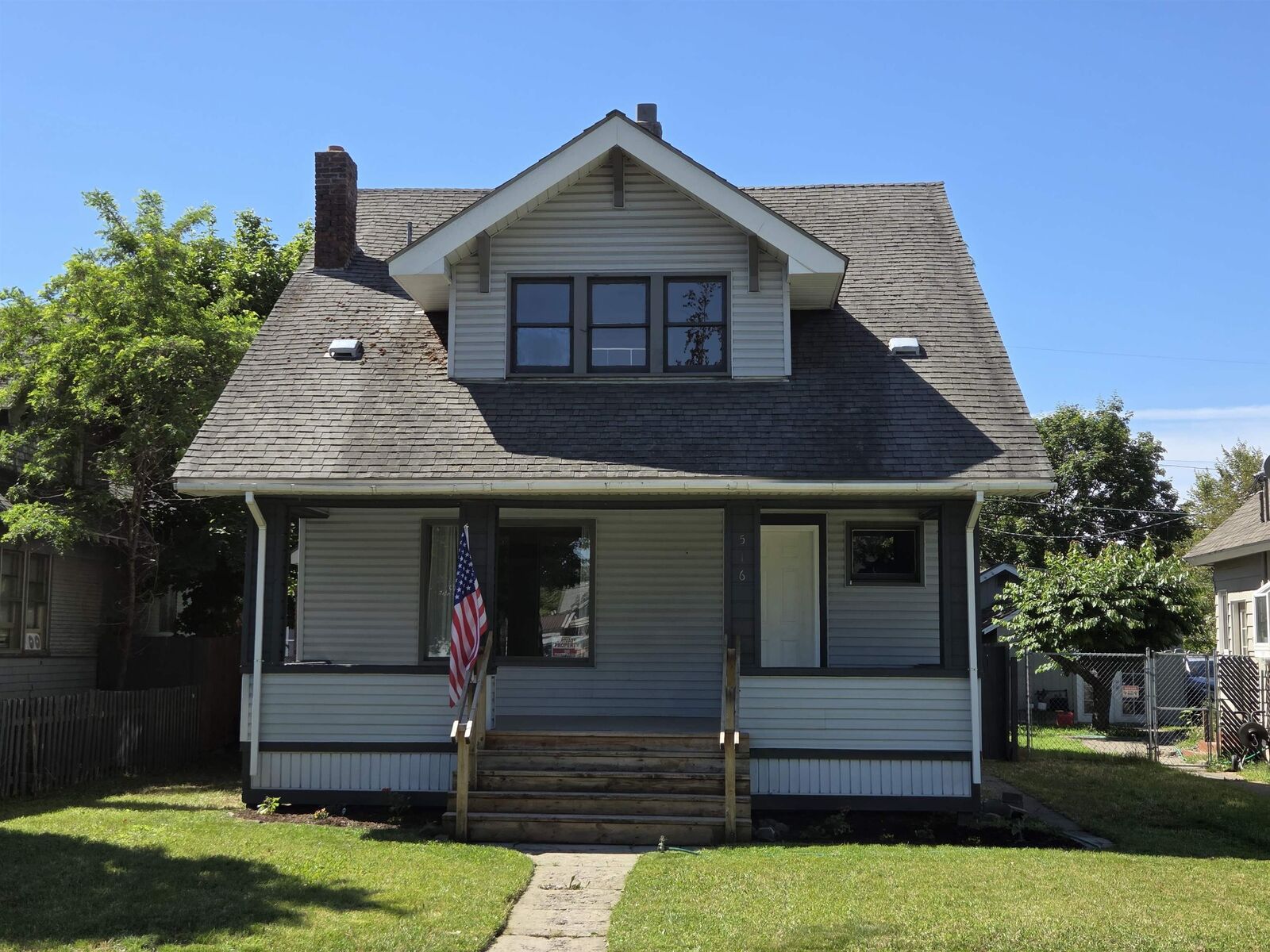 Property Photo: 516 E Ermina Ave WA 99207
