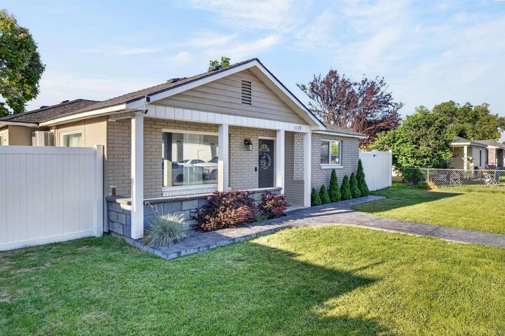 Property Photo:  1119 W Hopkins Street  WA 99301 
