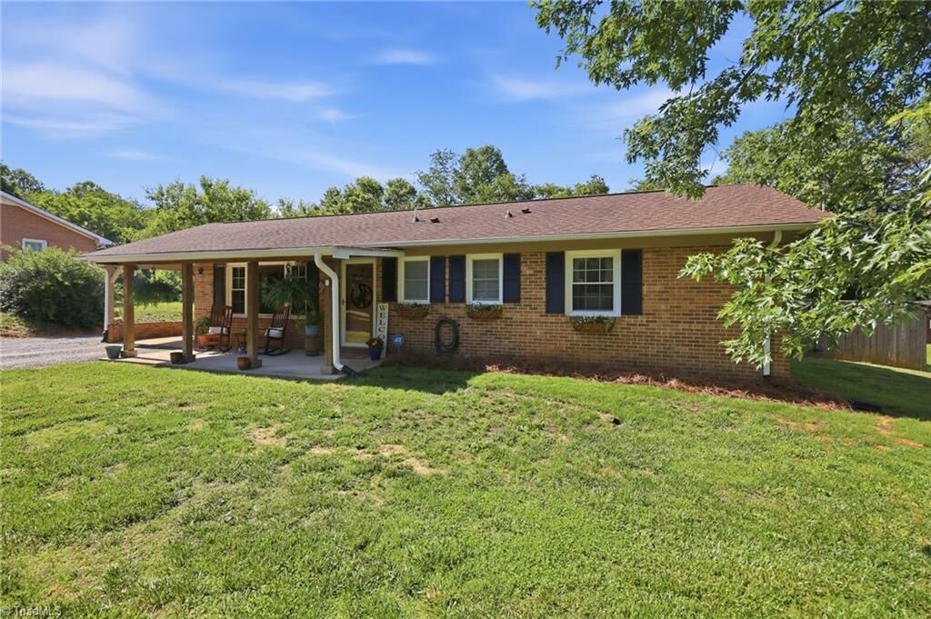 Property Photo:  433 Belvue Drive  NC 27030 