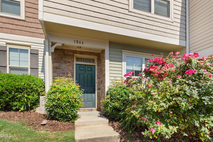 Property Photo:  7806 Allscott Way  NC 27612 