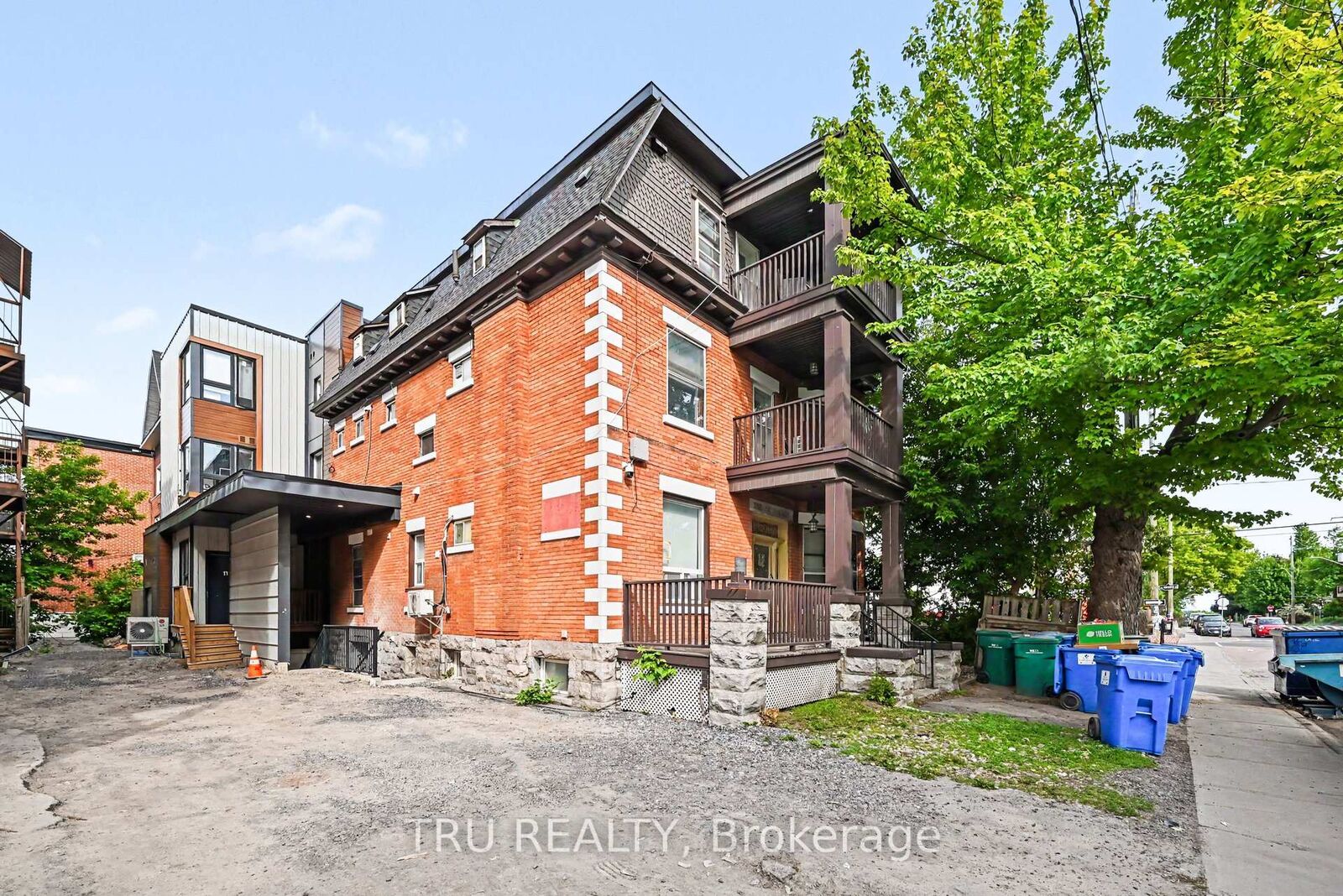 Property Photo: 360 Friel Street ON K1N 7W6