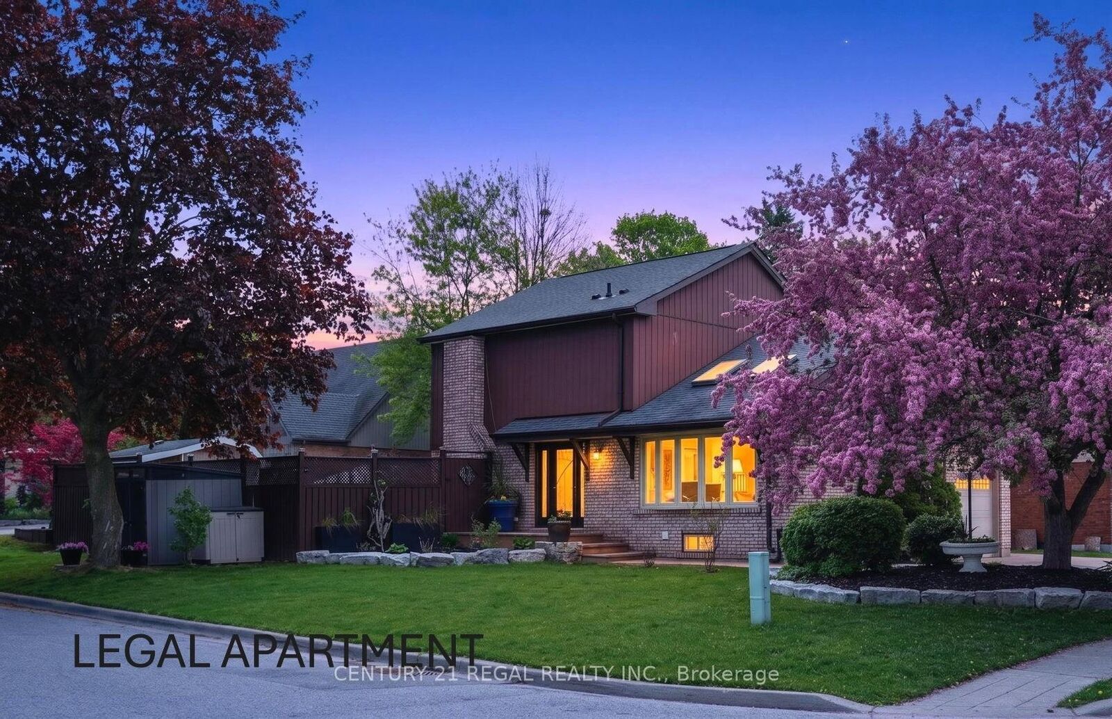 Photo de la propriété: 481 Camelot Drive W ON L1K 1M5