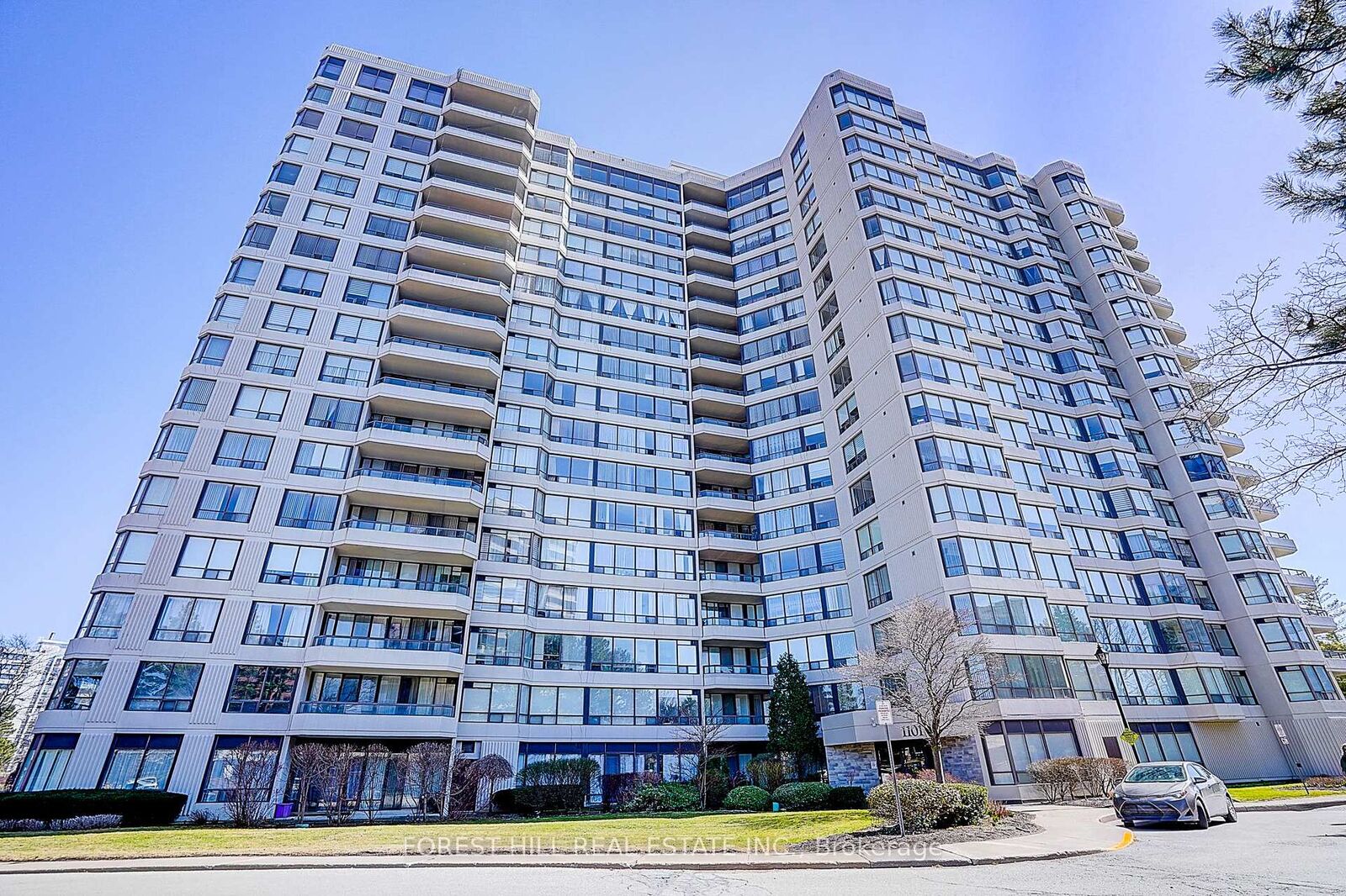 Property Photo:  1101 Steeles Avenue W Ph111  ON M2R 3W5 