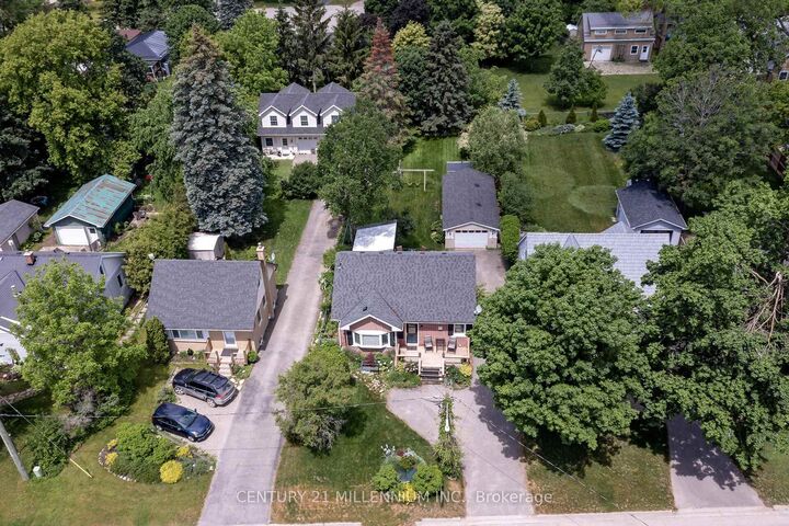 Property Photo:  7 Dundas Street W  ON N0B 1T0 