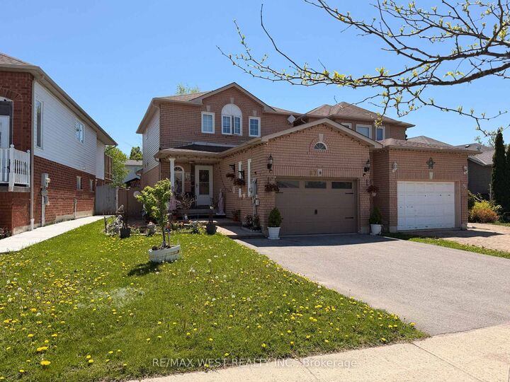 87 Athabaska Road — photo 1