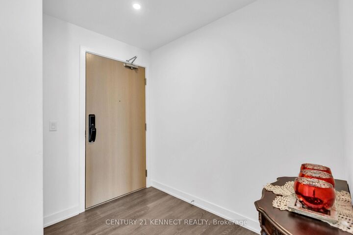 Property Photo: 370 Martha Street 2004 ON L7R 0G9